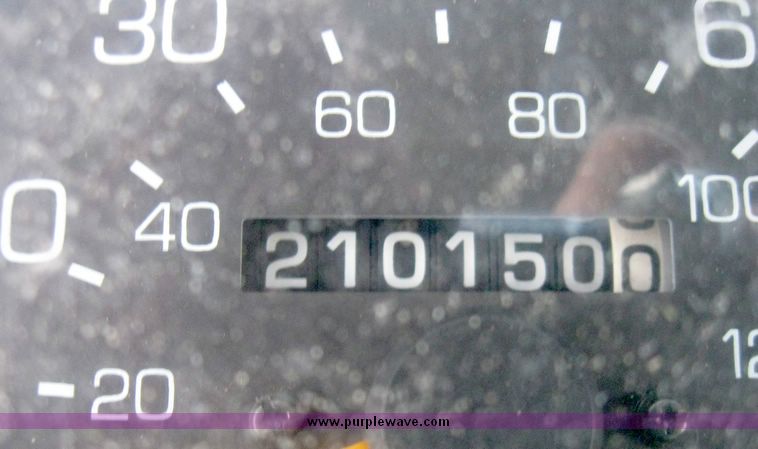 image for item 5319 1998 Mitsubishi Fuso box truck