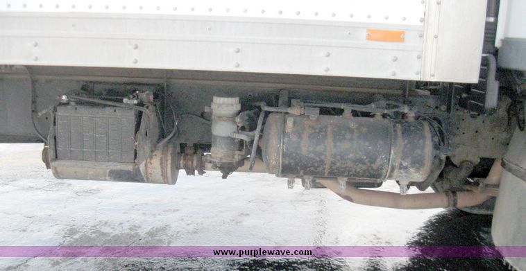 image for item 5319 1998 Mitsubishi Fuso box truck