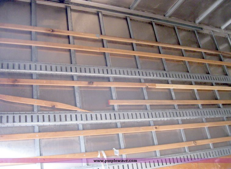 image for item 5319 1998 Mitsubishi Fuso box truck