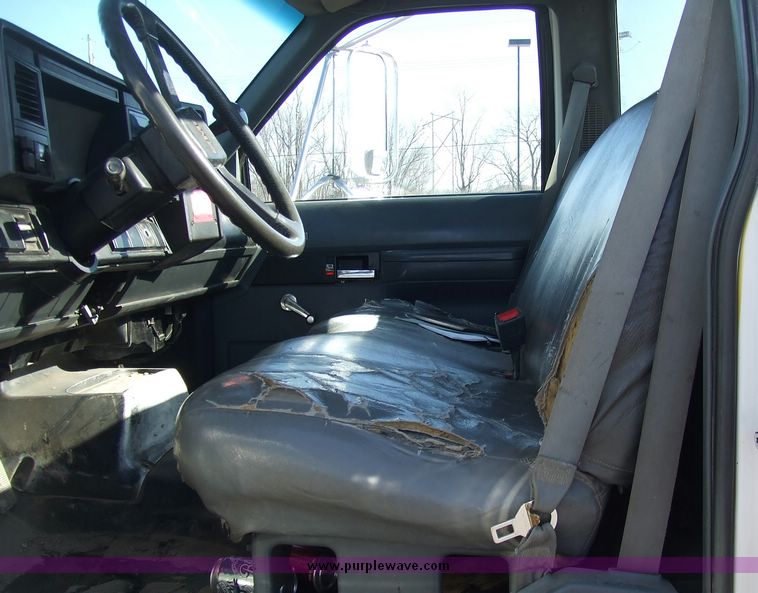 image for item 6646 1991 GMC Topkick C7H042