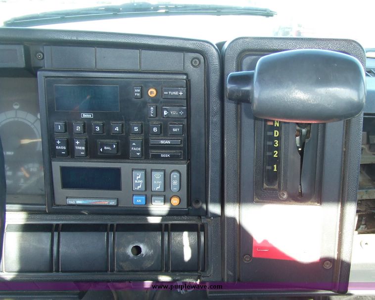 image for item 6646 1991 GMC Topkick C7H042