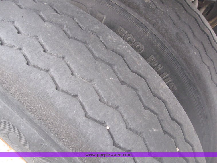 image for item 7811 1995 Wilson CF-900 48' spread axle flat bed trailer