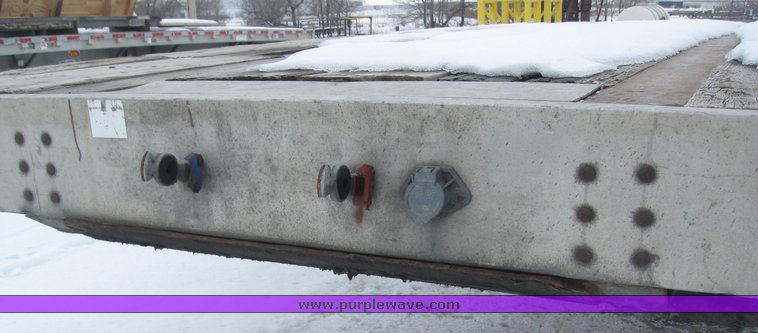 image for item 7811 1995 Wilson CF-900 48' spread axle flat bed trailer