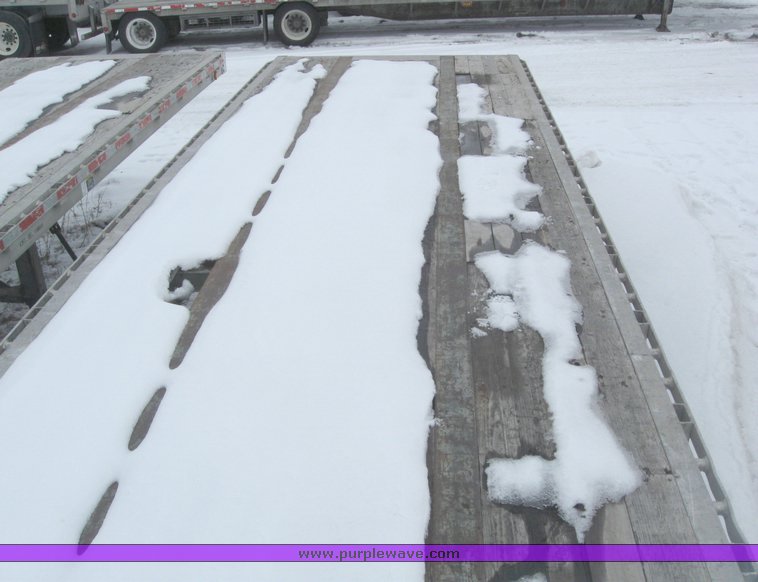 image for item 7811 1995 Wilson CF-900 48' spread axle flat bed trailer
