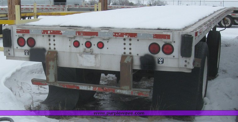 image for item 7812 1995 Wilson CF-900 48' spread axle flat bed trailer