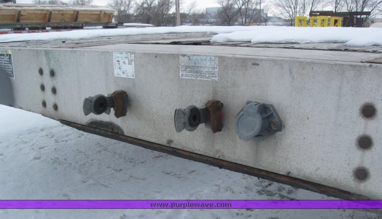 image for item 7812 1995 Wilson CF-900 48' spread axle flat bed trailer