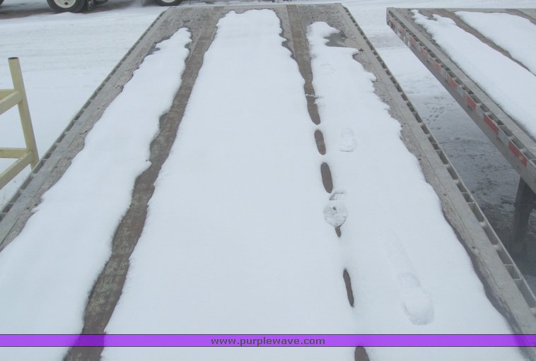 image for item 7812 1995 Wilson CF-900 48' spread axle flat bed trailer