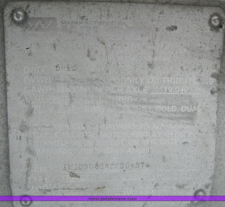 image for item 7812 1995 Wilson CF-900 48' spread axle flat bed trailer