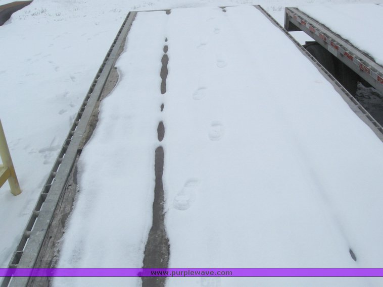 image for item 7813 1995 Wilson 48' spread axle flat bed trailer