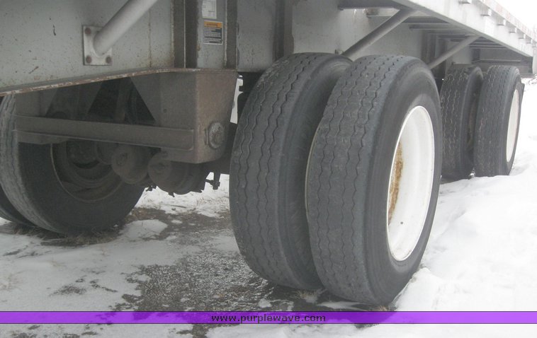 image for item 7816 1995 Wilson 48' spread axle flatbed trailer