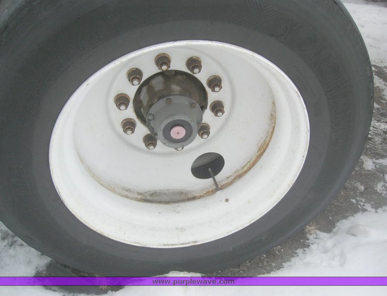 image for item 7816 1995 Wilson 48' spread axle flatbed trailer