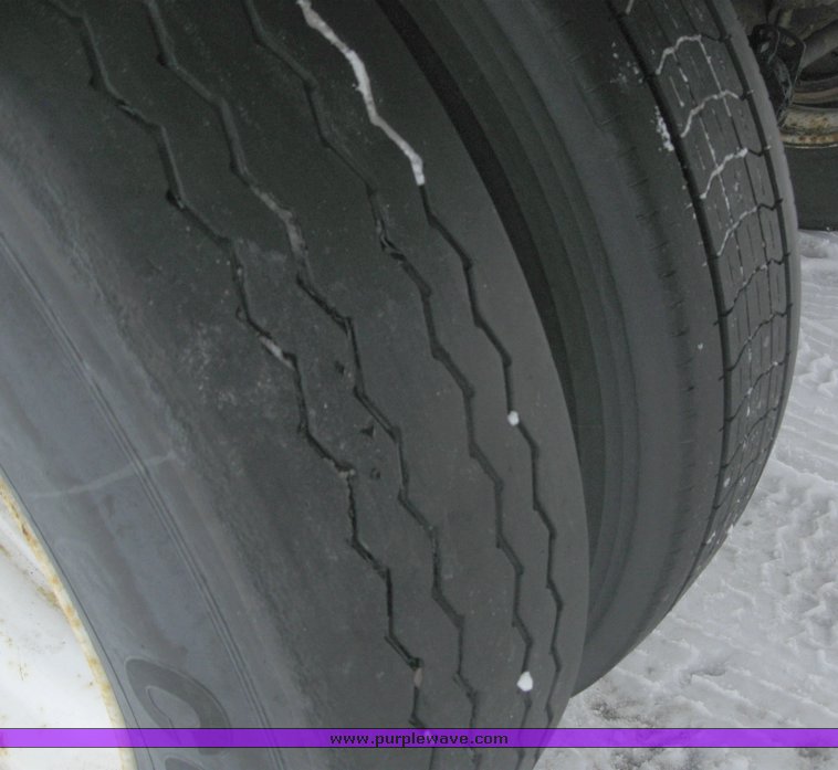 image for item 7817 1995 Wilson 48' spread axle flat bed trailer