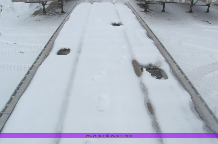 image for item 7817 1995 Wilson 48' spread axle flat bed trailer