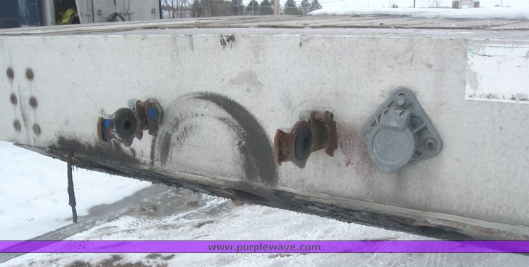 image for item 7817 1995 Wilson 48' spread axle flat bed trailer