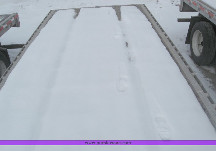 image for item 7818 1997 Wilson 48' spread axle flat bed trailer