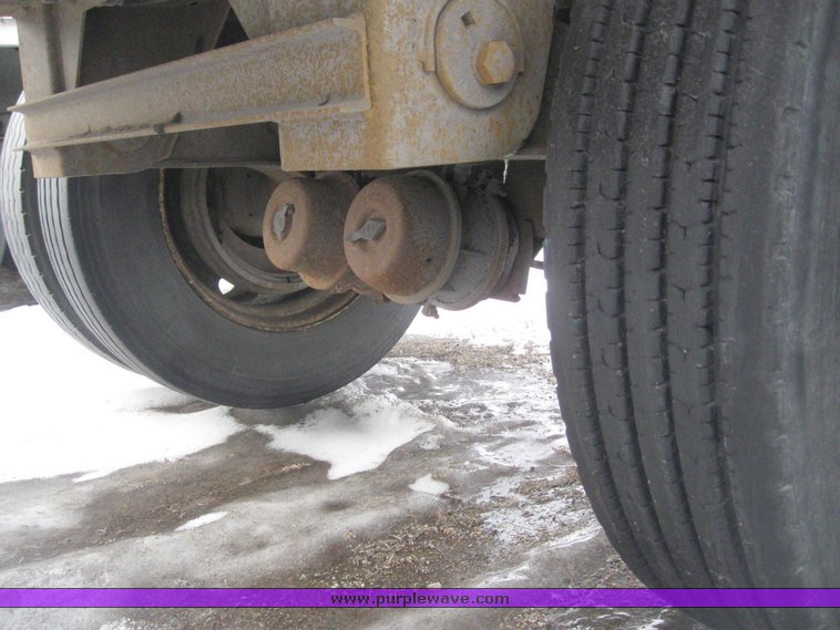 image for item 7820 1995 Wilson 48' spread axle flat bed trailer