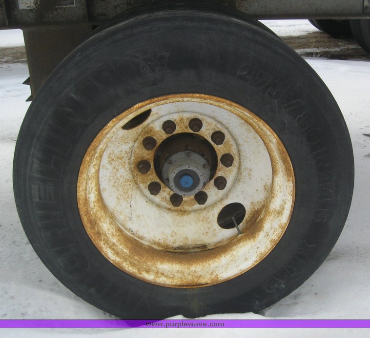 image for item 7820 1995 Wilson 48' spread axle flat bed trailer