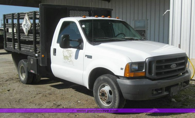 image for item 7826 1999 Ford F350 Super Duty