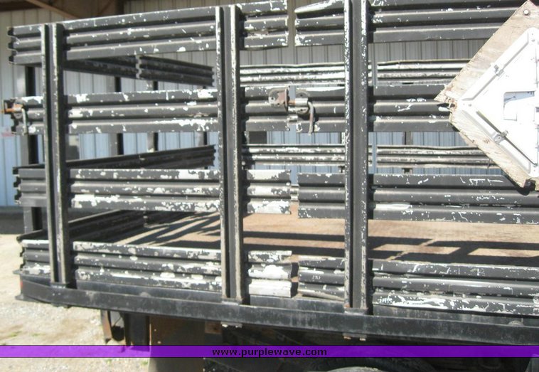 image for item 7826 1999 Ford F350 Super Duty