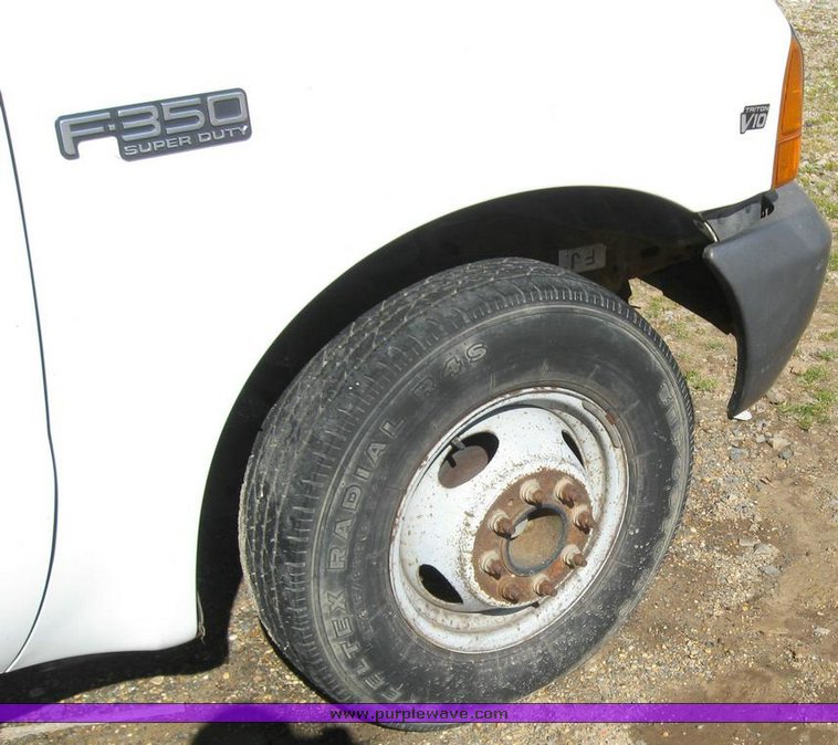 image for item 7826 1999 Ford F350 Super Duty