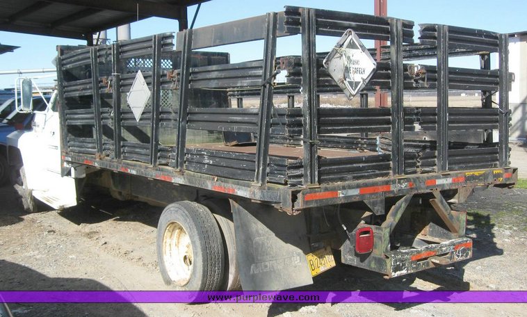 image for item 7827 1993 Ford F600FLPO