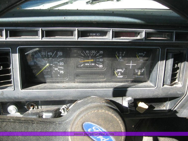 image for item 7827 1993 Ford F600FLPO