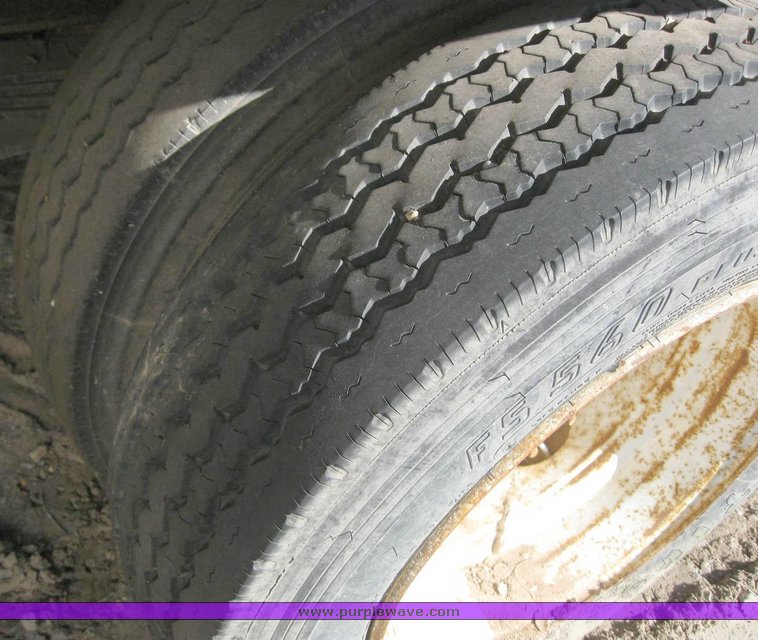 image for item 7827 1993 Ford F600FLPO