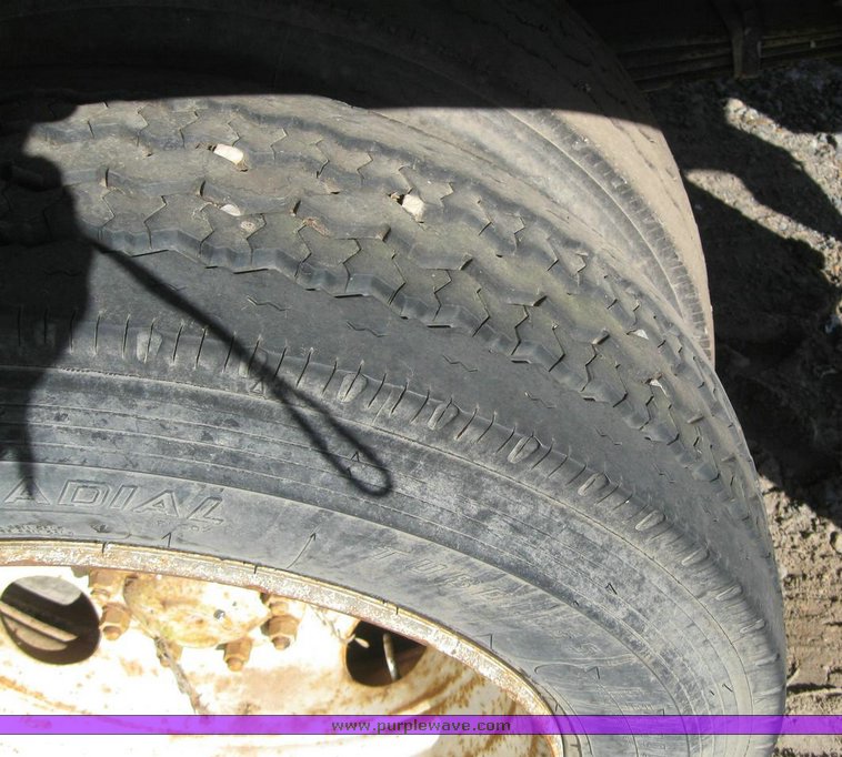 image for item 7827 1993 Ford F600FLPO