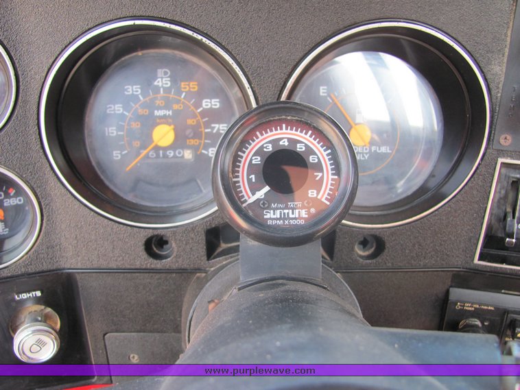 image for item 3050 1986 Chevrolet C10 Custom Deluxe pickup