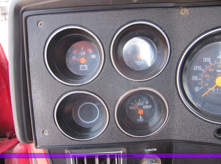 image for item 3050 1986 Chevrolet C10 Custom Deluxe pickup