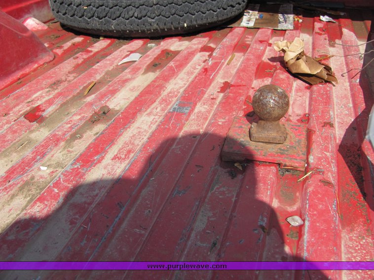 image for item 3050 1986 Chevrolet C10 Custom Deluxe pickup