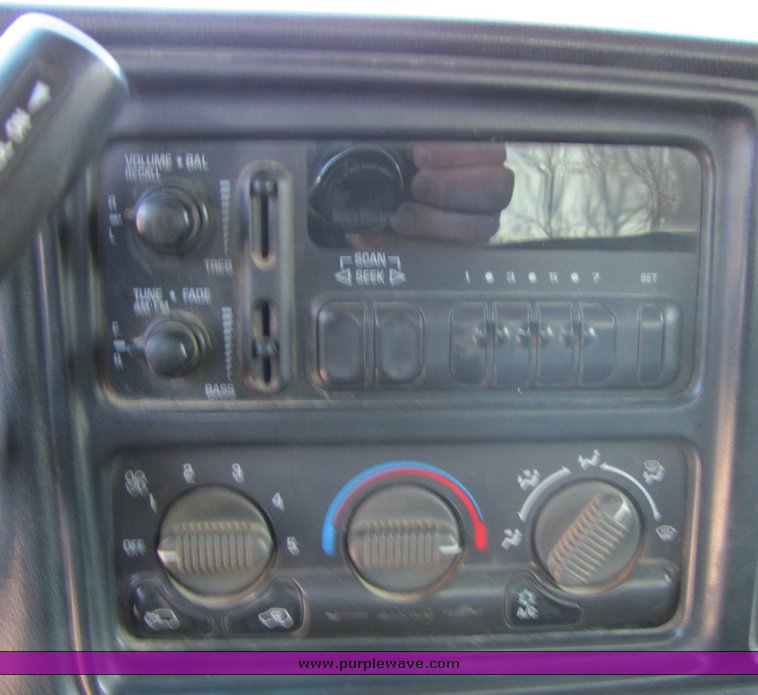 image for item 3051 2002 Chevrolet C2500HD Silverado four door extended cab pickup