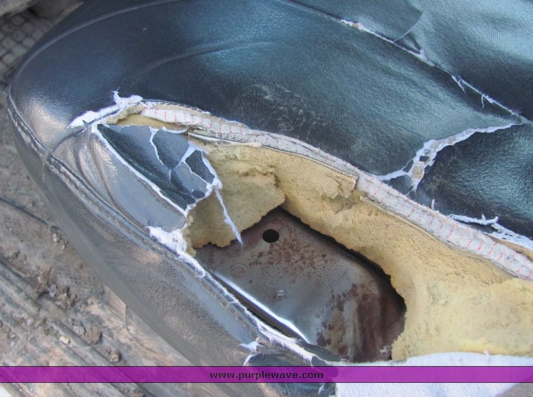 image for item 3051 2002 Chevrolet C2500HD Silverado four door extended cab pickup