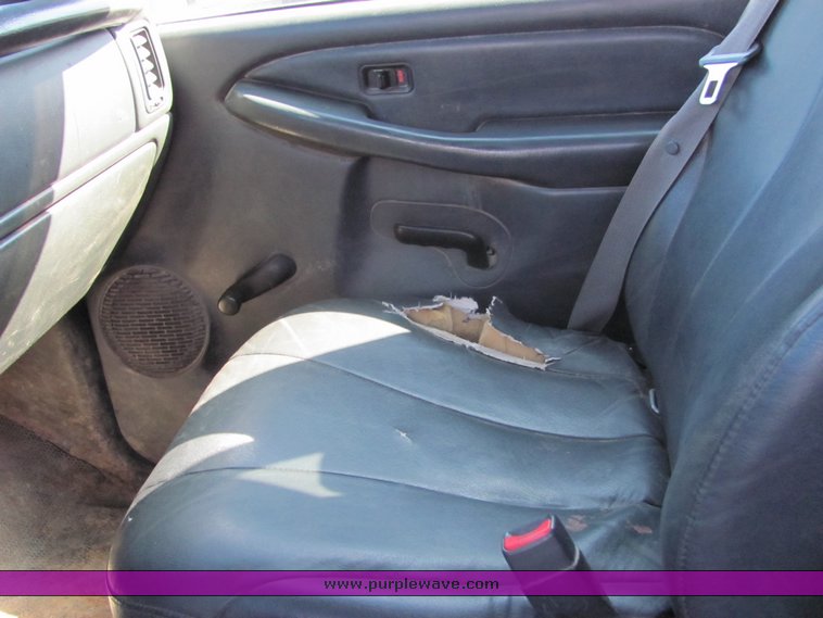 image for item 3051 2002 Chevrolet C2500HD Silverado four door extended cab pickup