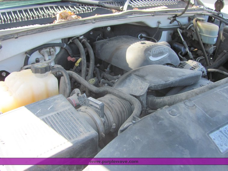 image for item 3051 2002 Chevrolet C2500HD Silverado four door extended cab pickup