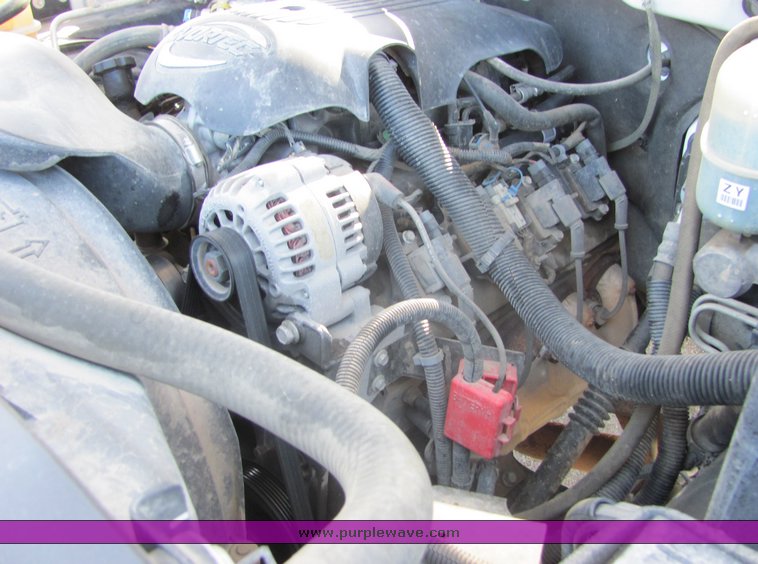 image for item 3051 2002 Chevrolet C2500HD Silverado four door extended cab pickup