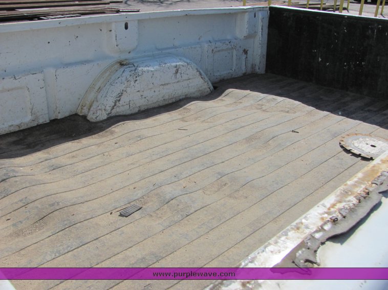 image for item 3051 2002 Chevrolet C2500HD Silverado four door extended cab pickup