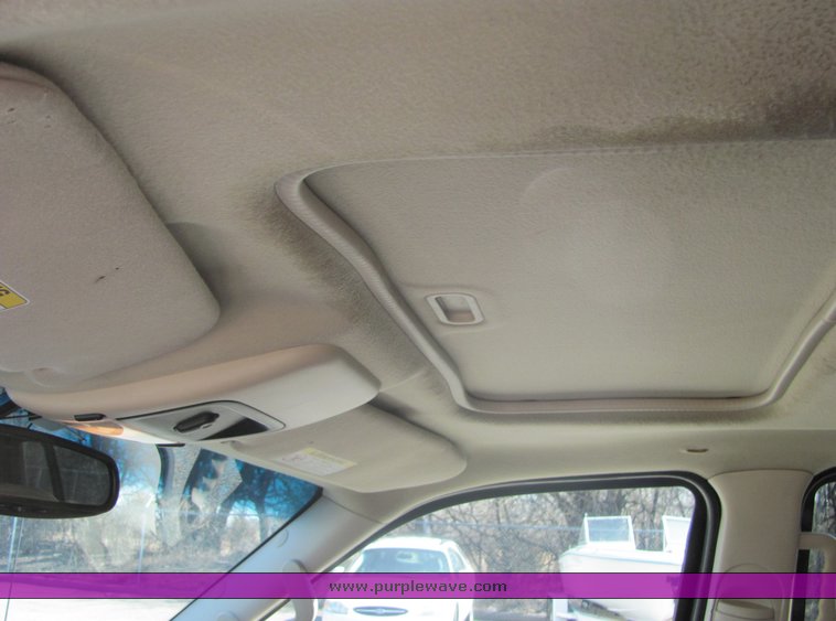 image for item 3052 2002 Ford Explorer Eddie Bauer Edition sport utility vehicle