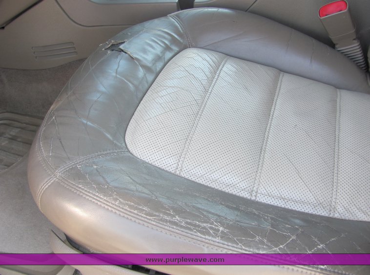 image for item 3052 2002 Ford Explorer Eddie Bauer Edition sport utility vehicle