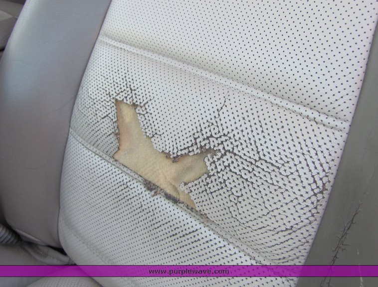 image for item 3052 2002 Ford Explorer Eddie Bauer Edition sport utility vehicle