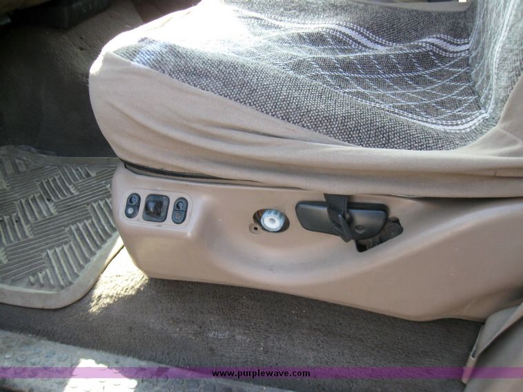 image for item 3060 1999 Ford F250