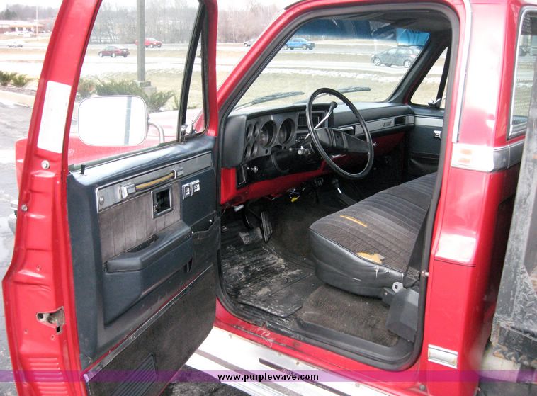 image for item 5597 1985 GMC Sierra K1500