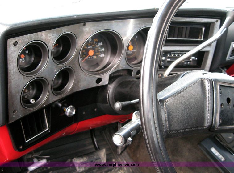 image for item 5597 1985 GMC Sierra K1500