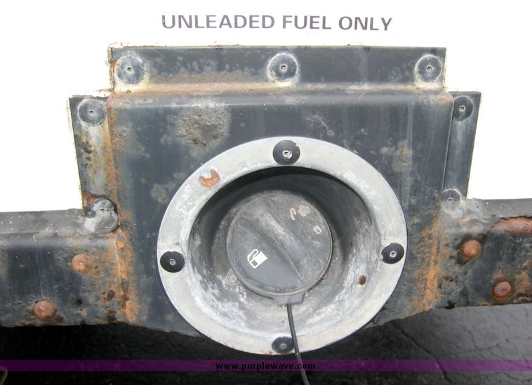 image for item 5599 2001 GMC Savana G3500 box truck