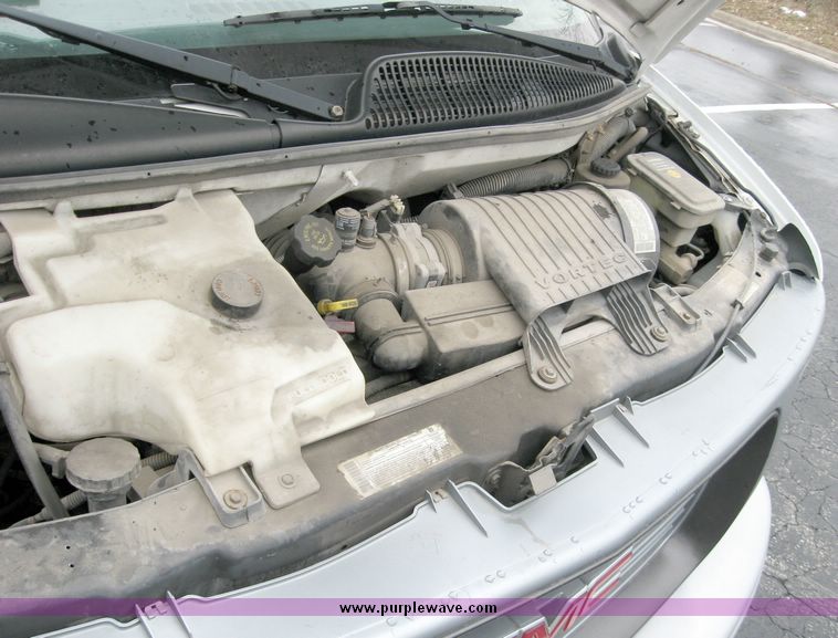 image for item 5599 2001 GMC Savana G3500 box truck