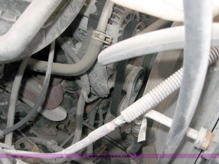 image for item 5599 2001 GMC Savana G3500 box truck