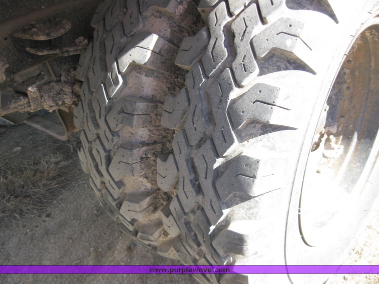 image for item 8900 1948 Chevrolet Loadmaster truck