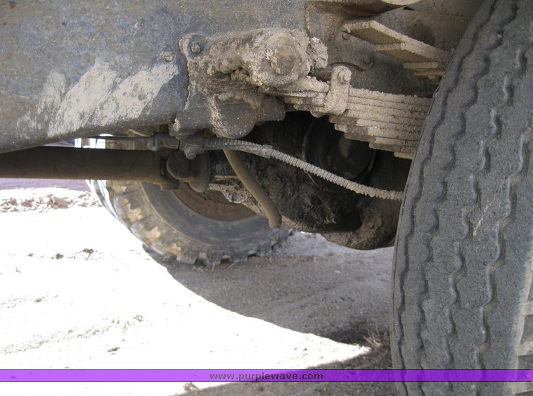 image for item 8900 1948 Chevrolet Loadmaster truck