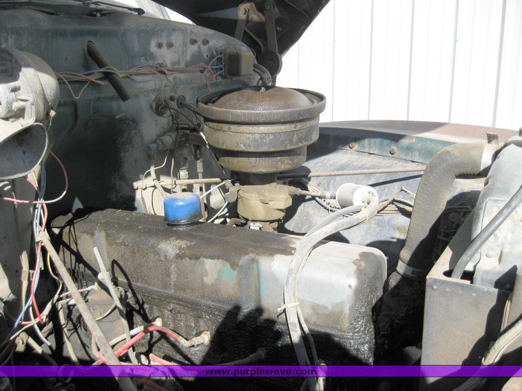 image for item 8900 1948 Chevrolet Loadmaster truck