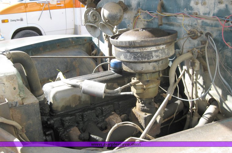 image for item 8900 1948 Chevrolet Loadmaster truck